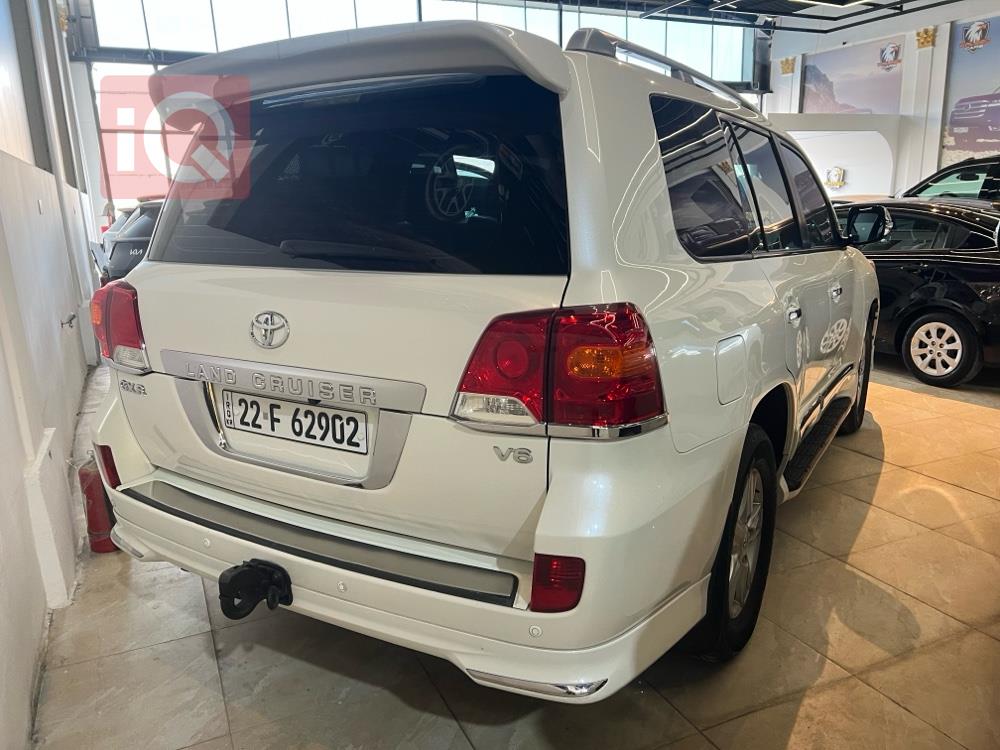 تويوتا لاندكروزر